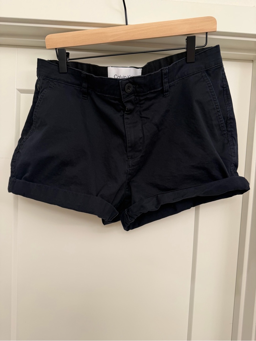 Calvin Klein Men’s Black Rolled Cuff Cotton stretch Shorts